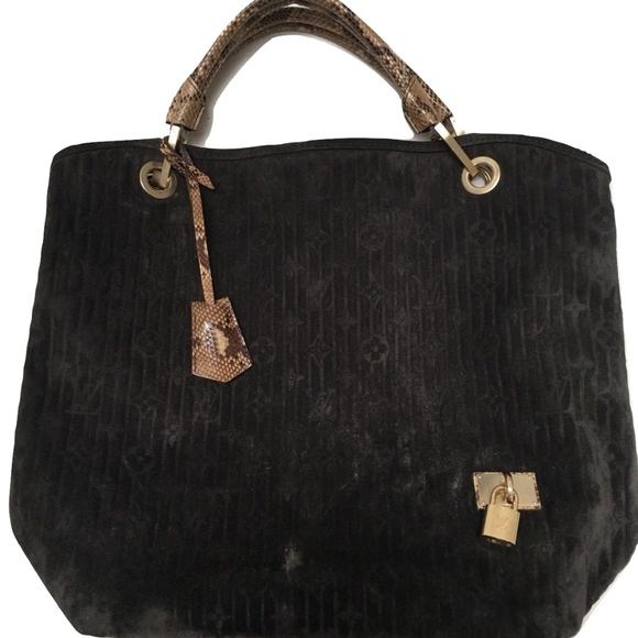 louis vuitton black embossed bag